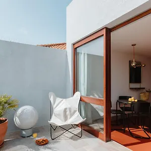  Apartment The Modernist, Architecture Experience